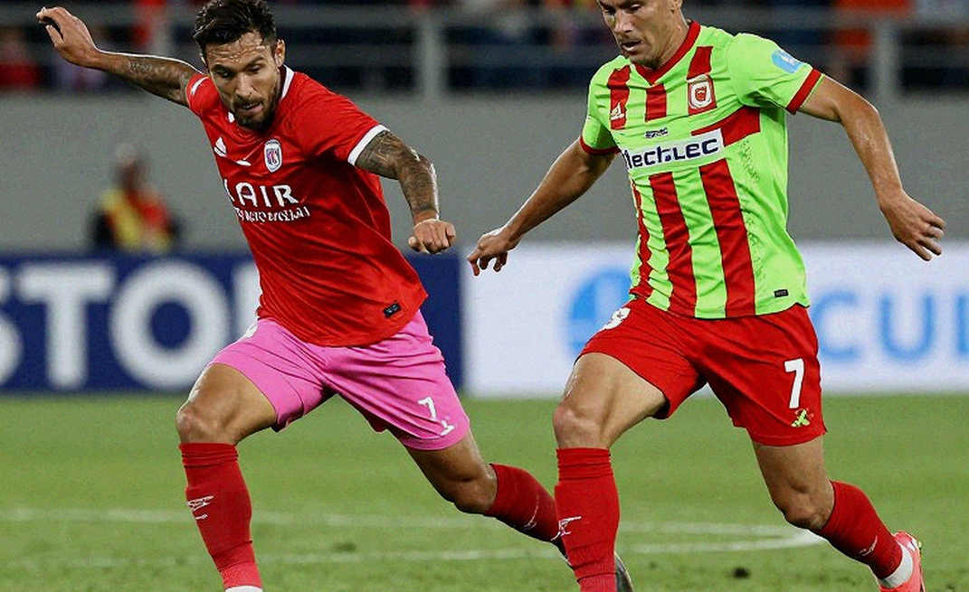 कॉम्पनी के गिरने के बाद बायर्न का बयान: निदान नहीं, तारीख नहीं, और कोचिंग स्टाफ को “अगली सूचना तक” ज़िम्मेदारी